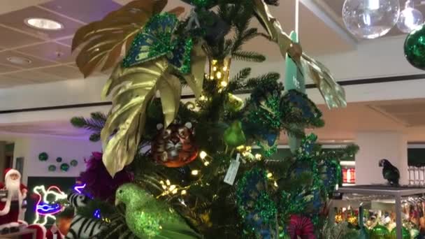 Υπέροχο Διακοσμημένο Χριστουγεννιάτικο Δέντρο Ένα Κατάστημα Στο Chelsea Λονδίνο Έκδοση — Αρχείο Βίντεο