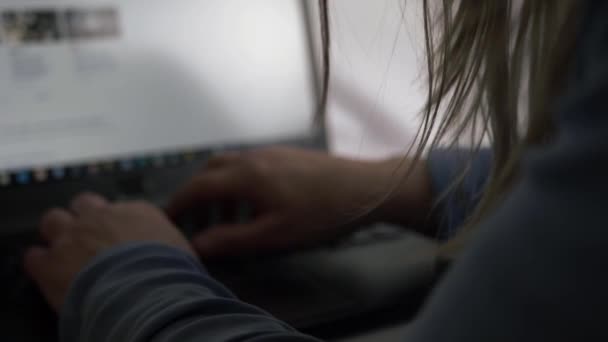 Busy Woman Working Laptop Office Shoulder Close Shot — стоковое видео
