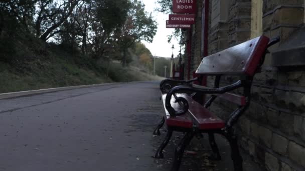 Walking Empty Vintage Train Station Platform Yorkshire Wide Zoom Shot — Vídeos de Stock