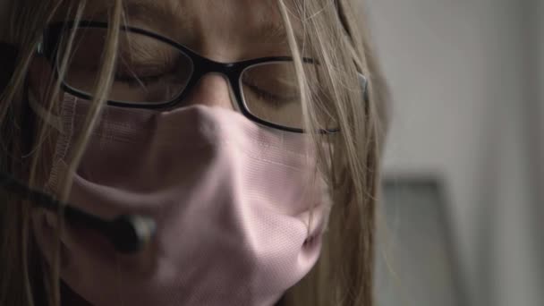 Anxious Woman Wearing Face Mask Glasses Portrait Close Shot — Vídeos de Stock