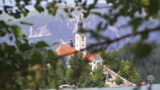 Church Mother God Lake Bled Leafs Pan Left Slow Motion — ストック動画