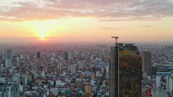 Majestuosa Toma Aérea Drones Que Muestra Hermoso Paisaje Urbano Rascacielos — Vídeos de Stock