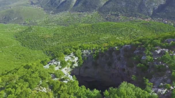 Drone Aerial Footage Neraidokipos Fairy Garden Hole Kalamata Peloponnese Peloponissos — Vídeos de Stock