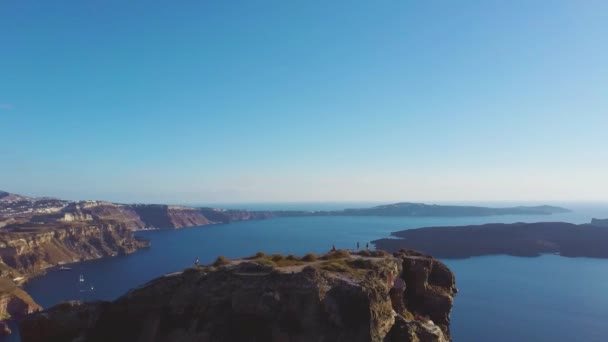 Aerial Drone Footage Flying Skaros Rock Caldera Santorini Greece — Stockvideo