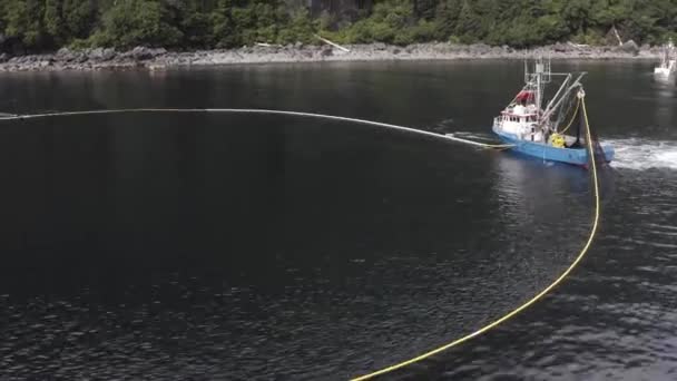 Fishing Trawler Haul Net Sea Caught Fish Alaska Aerial — Stock Video