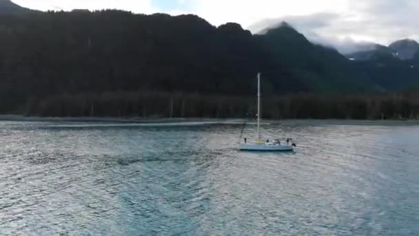 Floating Vessel Rippling Waters Ocean Bright Sunlight Sunrise Alaska Usa — Wideo stockowe