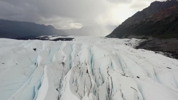 Aerial View Glacier Alaska Usa Massive Rugged Ice Formation Dramatic — Stockvideo