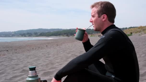 Man Drinking Argentine Mate Drink Beach Surf Session Chile Pichilemu — Vídeos de Stock