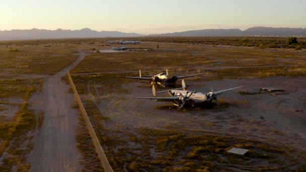 Abandoned Aircraft Desert Field Boneyard Aerial — Stok video