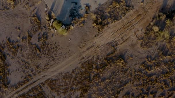 Abandoned Propellor Plane Desert Field Aerial — Αρχείο Βίντεο