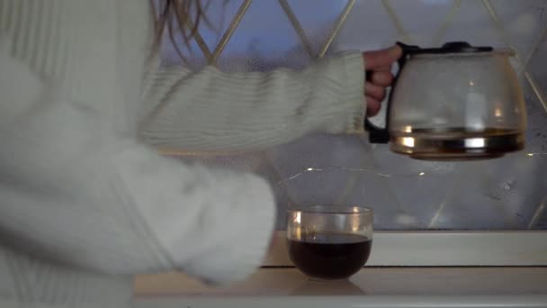 Reaching Jug Freshly Brewed Hot Coffee Winter Window Medium Shot — Video