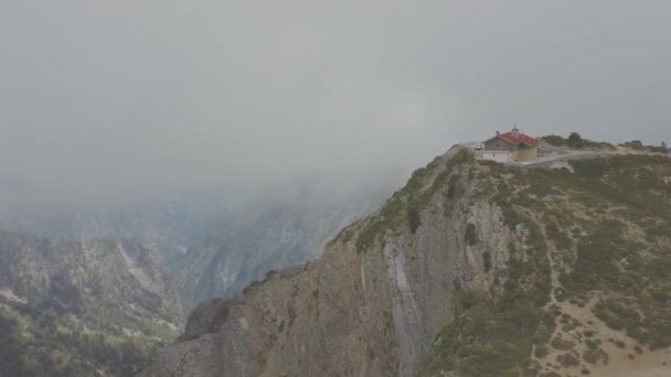 Aerial View Shelter Psari Mountain Peak Greece Tourism Travelling Concept — Vídeo de Stock