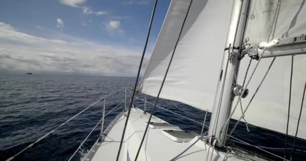 Sailboat Sailing Ocean Sunny Summer Day Alaska Pov Deck Boat — Stockvideo