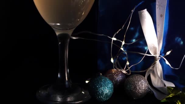 Christmas Decorations Drink Gift Close Panning Shot — Stockvideo