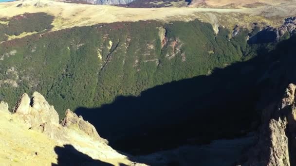 Aerial Dolly Flying Top Perito Moreno Hill Bolsn Patagonia Argentina — Vídeo de Stock