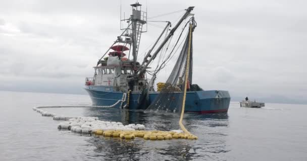 Fishing Boat Pulling Out Net Sea Slow Motion Alaska Usa — Video