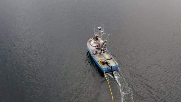 Aerial View Fishing Trawler Boat Dropping Net Sea Traditional Commericial — Vídeos de Stock