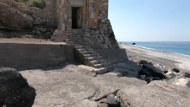 Ancient Ruined Building Rock Beach Tourism Concept Greece — Stockvideo