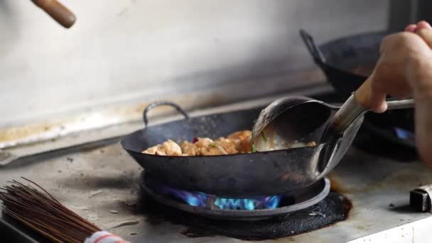 Slow Motion Street Food Thailand Frying Pan Tossing Food — Stockvideo