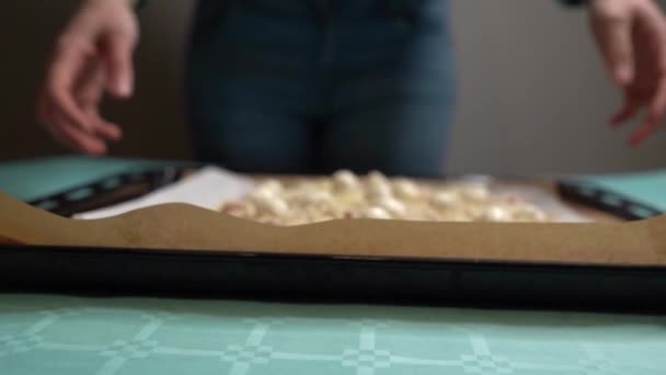 Woman Taking Home Made Pizza Fresh Oven — Vídeos de Stock