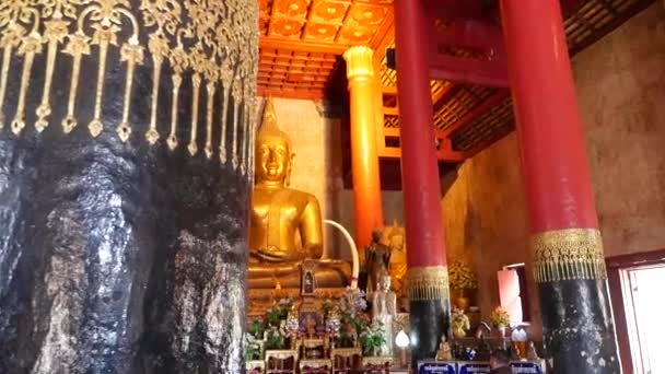 Статуя Будди Стилі Тайської Ланни Розташована Храмі Північного Стилю — стокове відео
