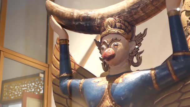 Footage Garuda Carrying Ivory Located Nan National Museum — Stockvideo