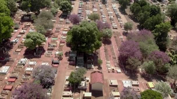 Volo Aereo Panoramico Direttamente Sopra Cimitero Densamente Imballato — Video Stock