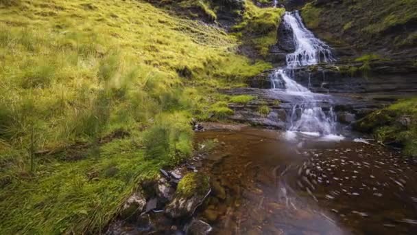 Motion Time Lapse Local Waterfall Rural Grass Hill Area Gleniff — ストック動画