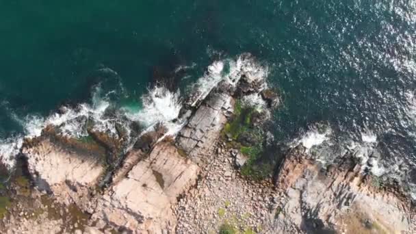 Sea Waves Crashing Rocky Shore — kuvapankkivideo