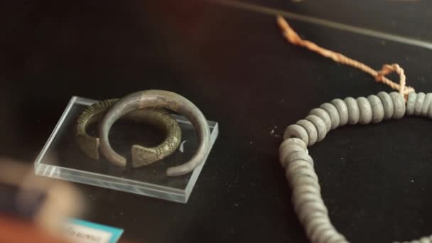 Close Footage Ancient Thai North Eastern Style Bracelets Necklace Earrings — Videoclip de stoc