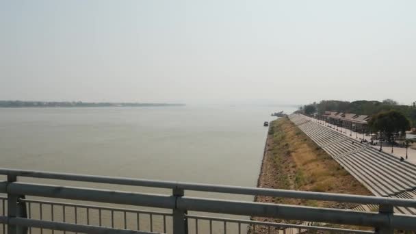 Filmagem Ponte Embarque Thai Laos Conectando Província Mukdahan Laos — Vídeo de Stock