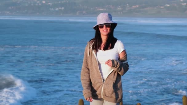 Beautiful Girl Portrait Bucket Hat Beach Pichilemu Punta Lobos Chilean — Stockvideo