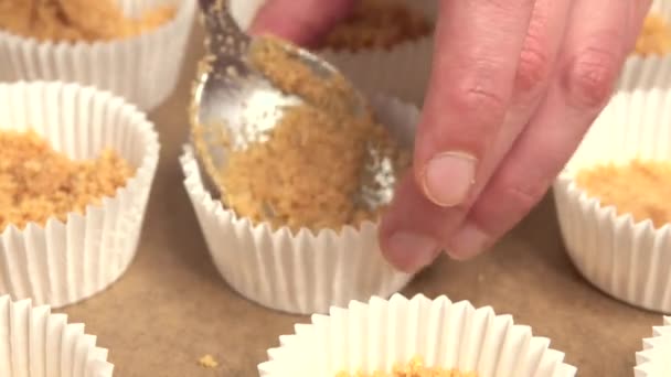 Előkészítés Pastelitos Arreglando Base Galleta Molde — Stock videók