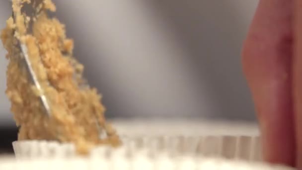 Bir Kaşık Makro Kek Kalıbında Kurabiye Kalıbı — Stok video