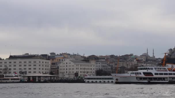 Cruise Ship Anchored Bosphorus Buildings Background Istanbul Turkey Wide Static — Stockvideo