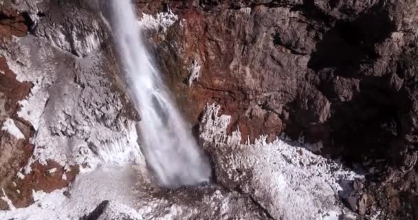 Ice Waterfall Flow Heavily Cliff Snow Covered Ground Wild Nature — Stok video