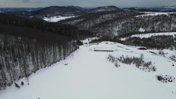 Aerial Shot Snow Covered Valley Hills Panoramic View Sky Clouds — Stock Video