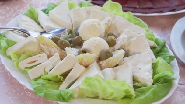 Plate Cheese Olives Cream Kaymak Peppers Lettuce Breakfast Served — Video Stock