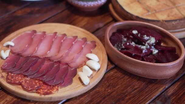 Cured Meat Delicacies Arranged Wooden Platter Garlic Home Made Bread — Αρχείο Βίντεο