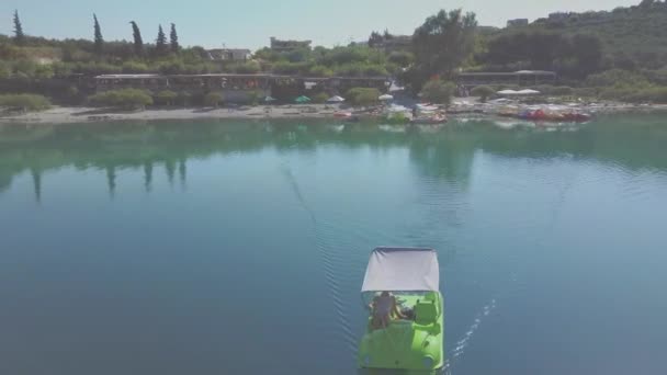 Aerial View Colorful Pedal Boat Lake Holiday Relaxation Concept — Vídeo de stock