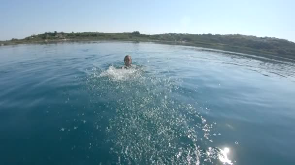 Happy Girl Swims Plays Splashing Water Camera Lake Sea Having – Stock-video