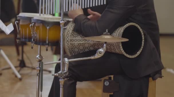 Telephoto Shot Male Artist Playing Percussion — Stockvideo