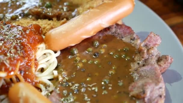 Close Footage Combo Steak Included Beef Fried Fish Sausages Topped — Stockvideo