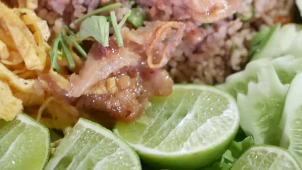 Close Footage Thai Style Shrimp Paste Fried Rice Khao Klook — 图库视频影像