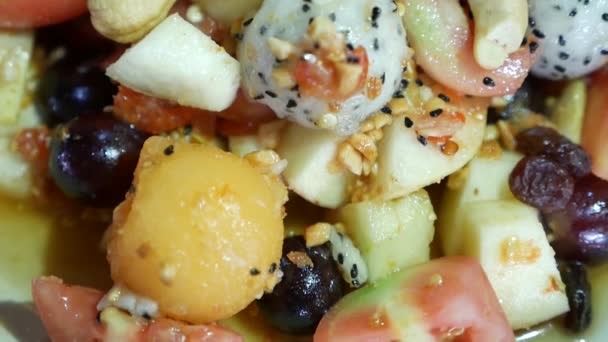 Close Footage Thai Style Mix Exotic Fruits Somtum Salad Sweet — Stockvideo