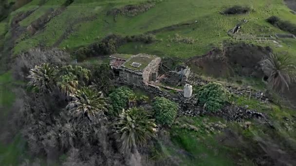 Casa Dilapidada Serra Dentro Isla Porto Santo Madeira Aérea Hacia — Vídeo de stock