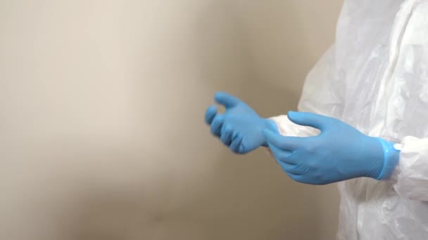 Ppe Doctor Calls Colleague Put Disinfectant Gel His Hands — Video Stock