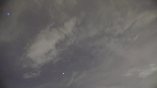 Zeitraffer Nächtlichen Himmel Sterne Über Wolken — Stockvideo