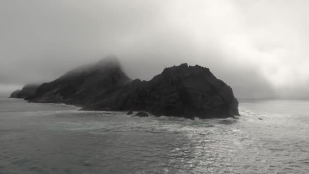 Big Rock Shrouded Mist Open Sea Ponta Calheta Beach Portugal — ストック動画