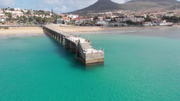 Círculo Aéreo Sobre Muelle Aguas Marinas Turquesas Madeira Portugal — Vídeo de stock